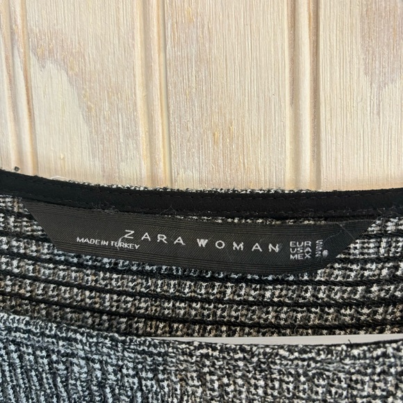 Zara Top Small - Picture 2 of 3